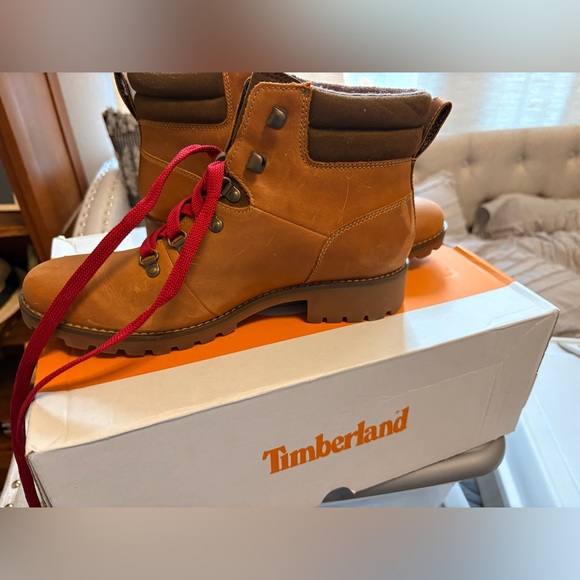 Timberland Tan Leather Boots with Red Laces - Picture 1 of 4
